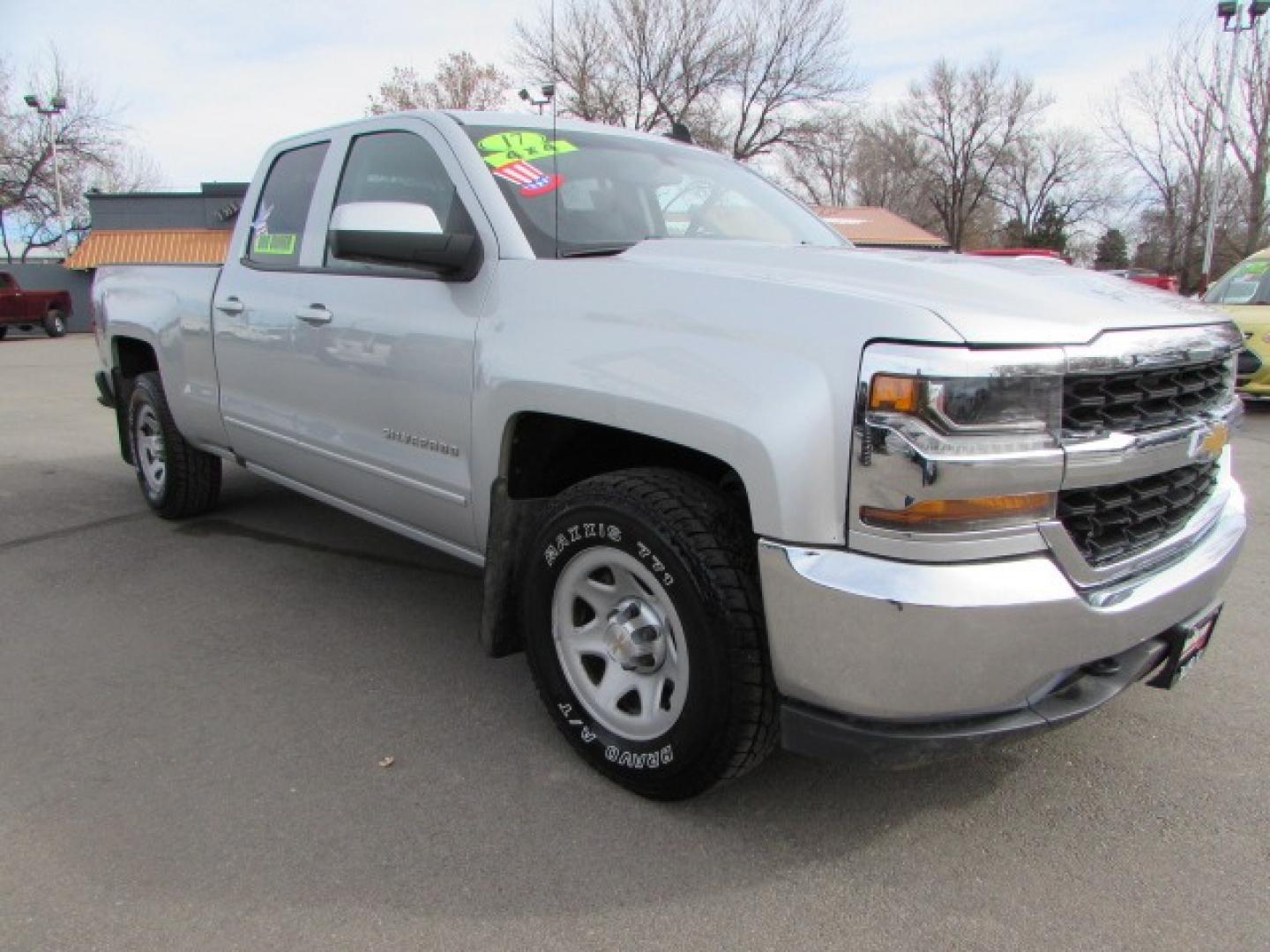 2017 Silver /Gray Chevrolet Silverado 1500 LT (1GCVKREC1HZ) with an 5.3 V8 engine, 6 speed automatic transmission, located at 4562 State Avenue, Billings, MT, 59101, (406) 896-9833, 45.769516, -108.526772 - Photo#4